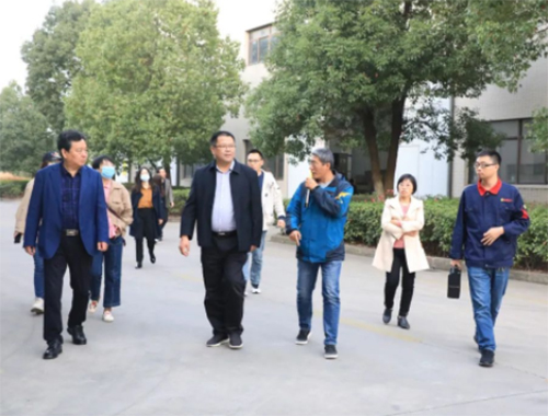 省发改委调研组莅临UED官网,工厂调研